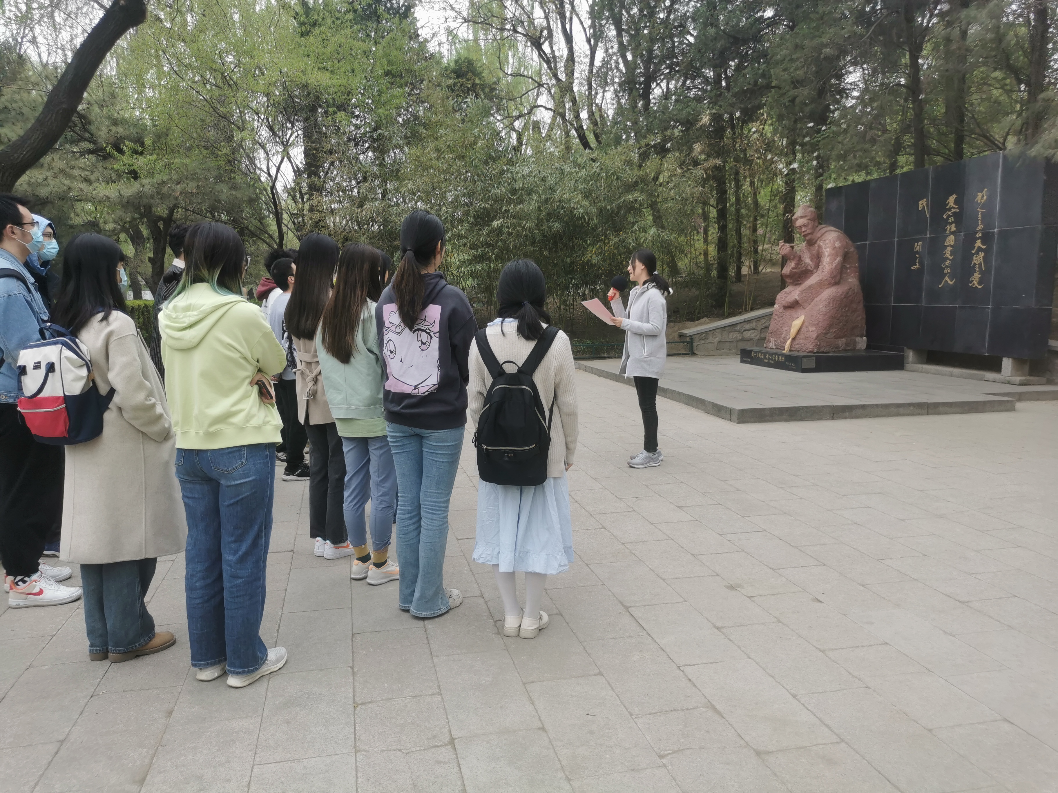 20230519-闻一多纪念亭现场宣讲活动-讲师团-闻一多.jpg